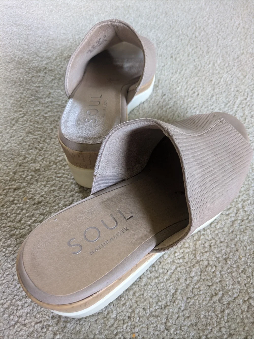 Soul Naturalizer taupe wedge